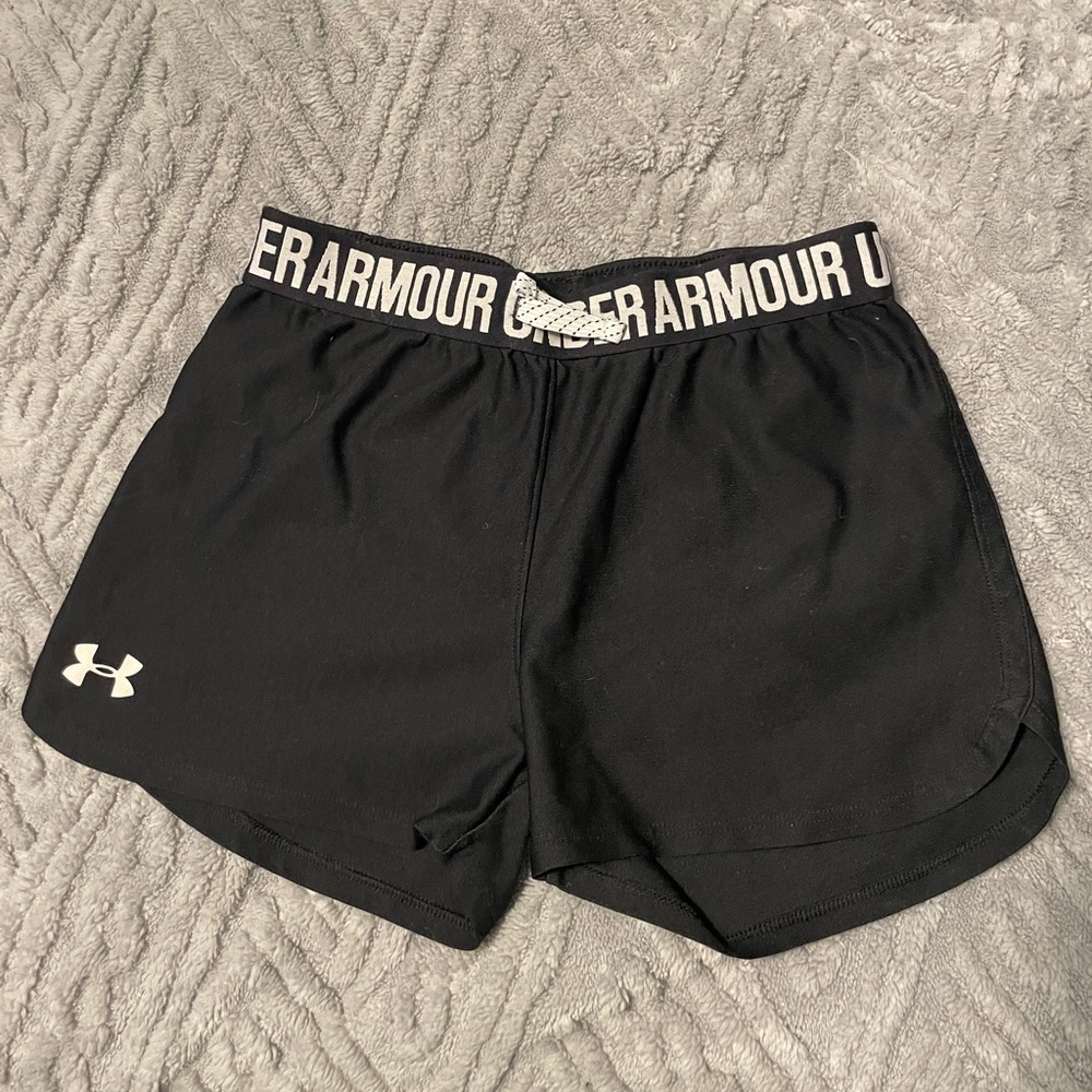 Under armor girls black shorts large